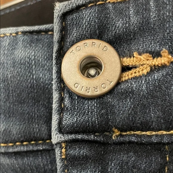 TORRID UEC Women’s Size 16 Regular Dark Blue Skinny Jeans 👖bombshell skinny - Picture 4 of 11